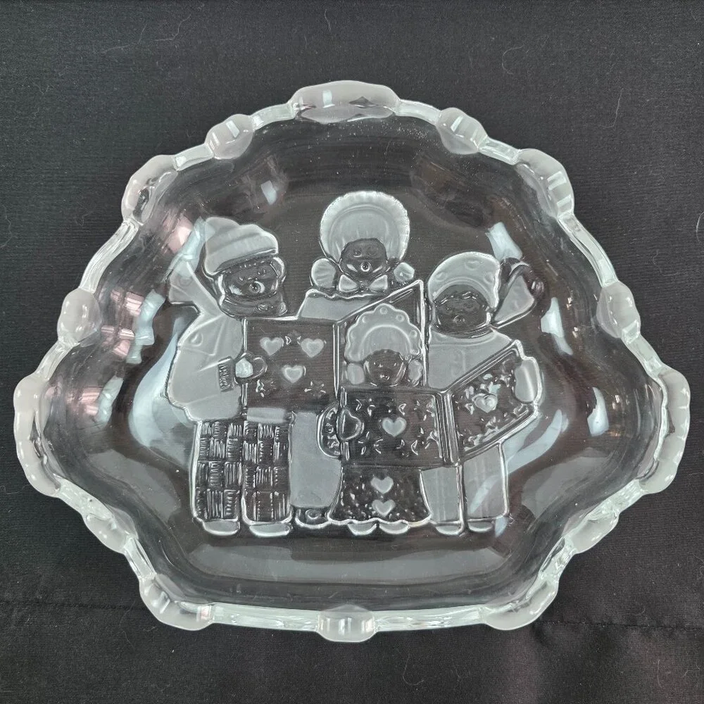 Mikasa Celebrations Carolers Collection Candy Sweets Dish 8 1/2 Inches